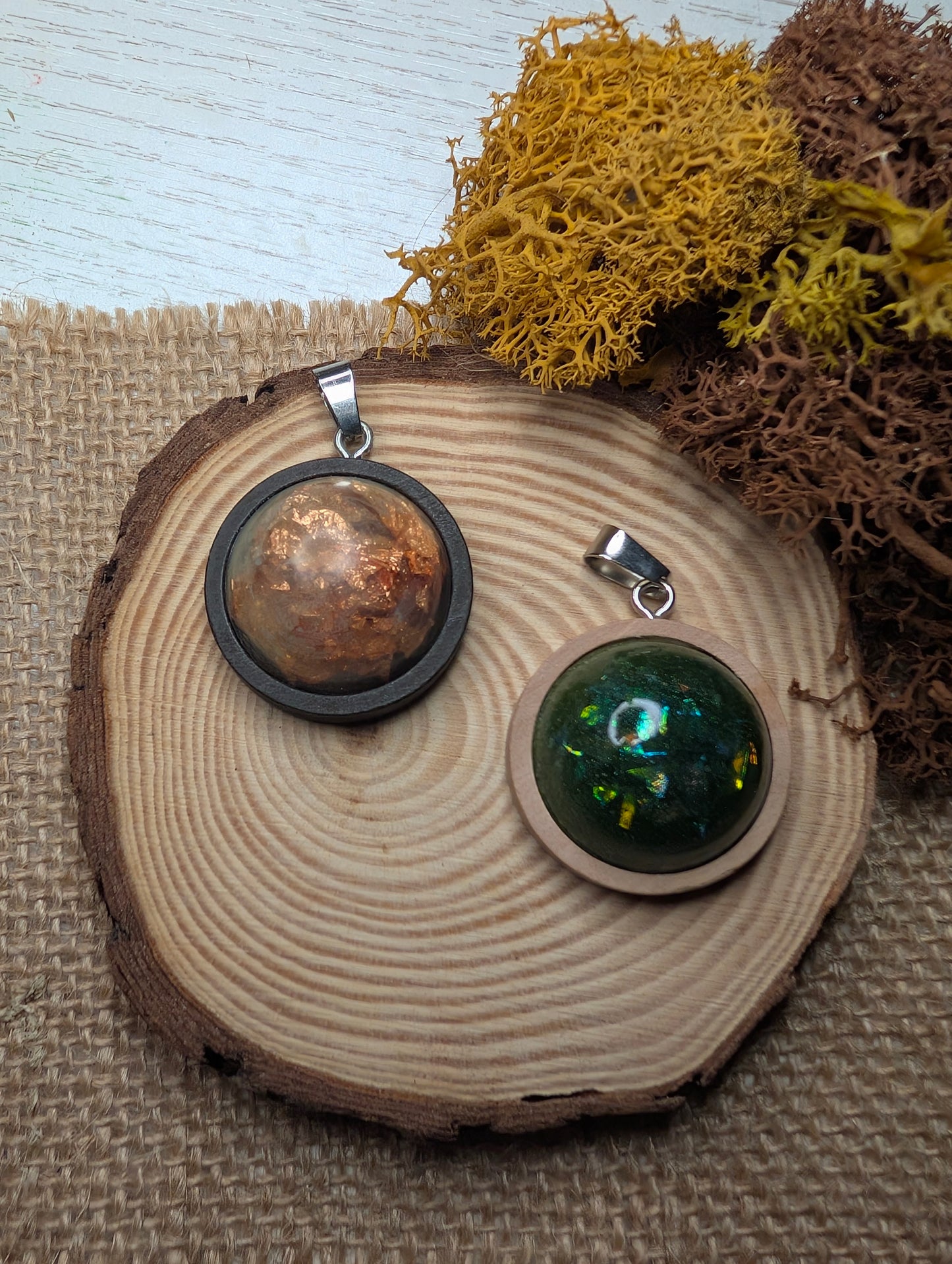 Ciondoli in Resina con Cammeo in legno