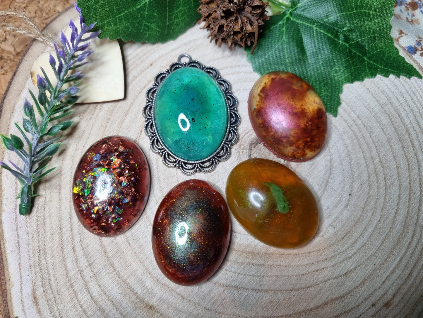 Ciondoli cabochon in Resina (con cammeo)